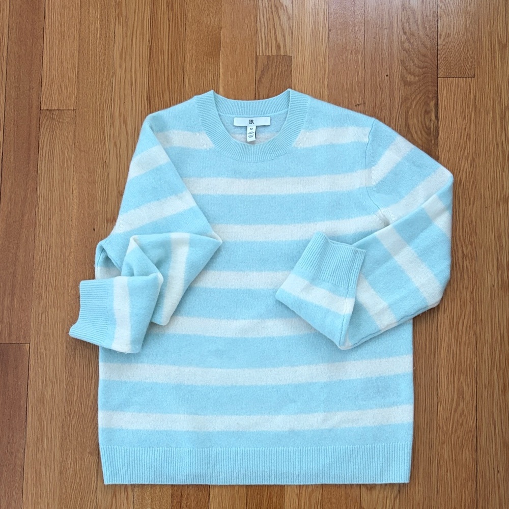 Banana republic cashmere sweater stripe ice blue and cream. Perfect condition